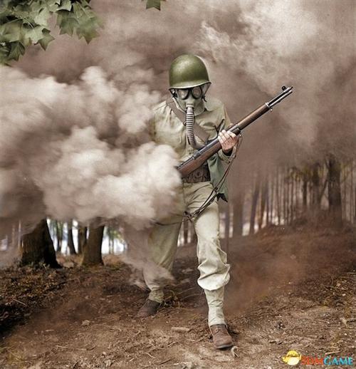 老外烟雾弹战术：战场上的隐秘艺术